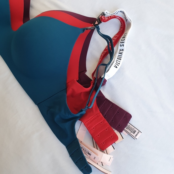 3 for $120 Victoria's Secret t-shirt bra, 32DD - Picture 4 of 4